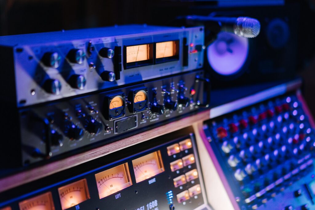 Anologes Mastering Werkzeug im Tonstudio zum Beitrag über Audio Mastering Tipps