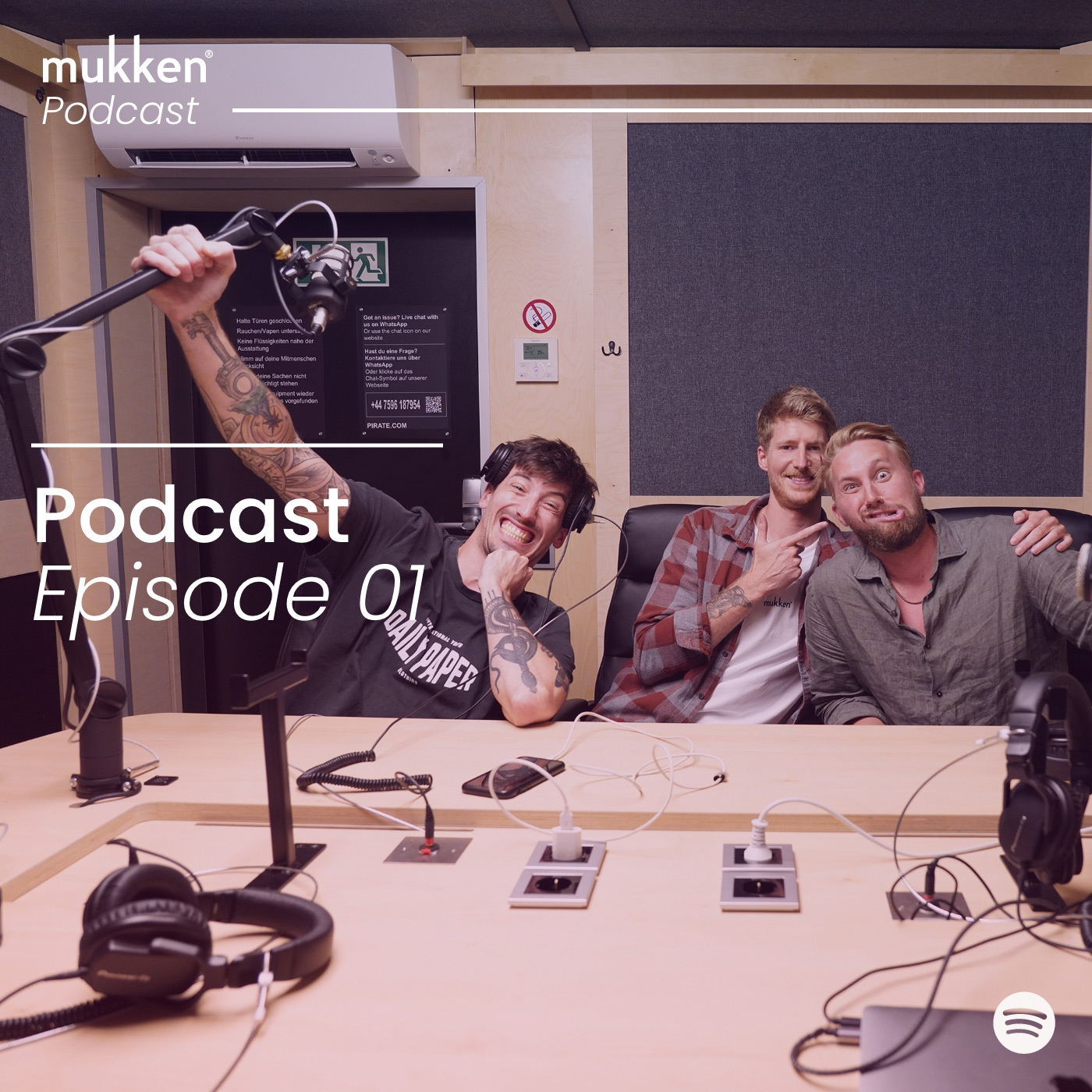 Music podcast with Alexander Lübbe and Max Ivory on music producer, mixing engineer, mastering engineer from Hamburg