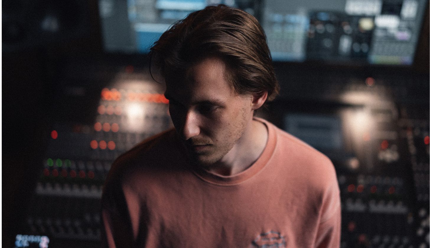 Ein Portrait des Pianist Alexander John