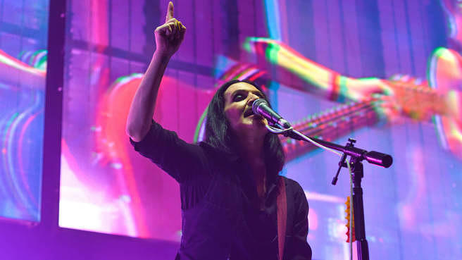 Sänger Brain Molko beim Placebo live Konzert