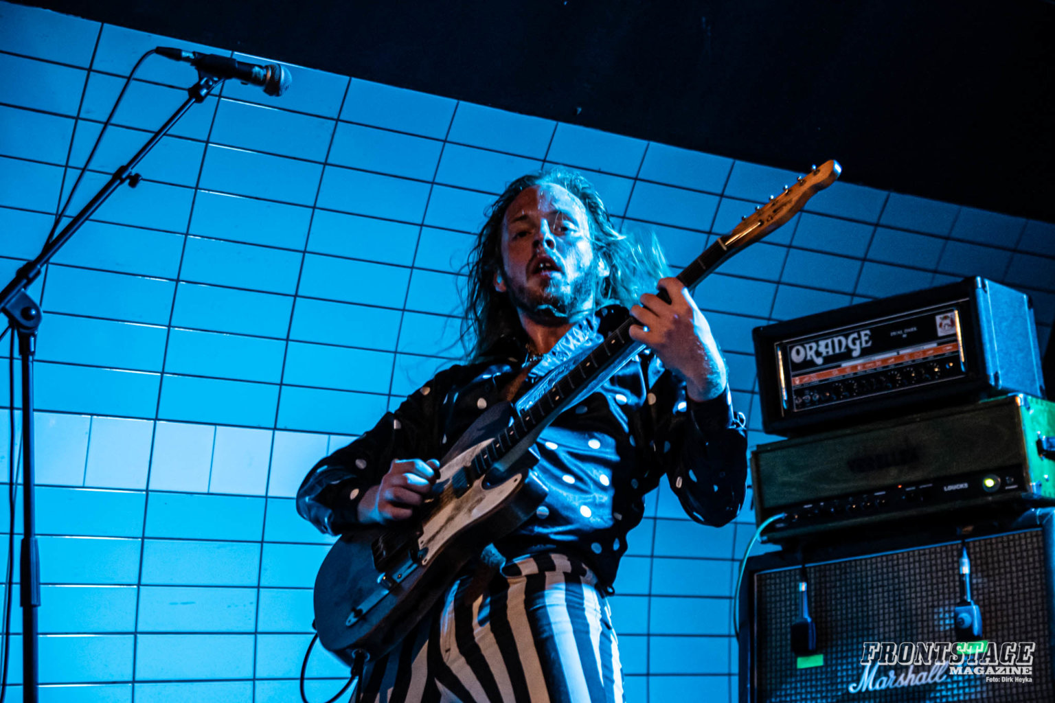 Óskar Logi Ágústsson von der Band The Vintage Caravan beim Auftritt in Hamburg
