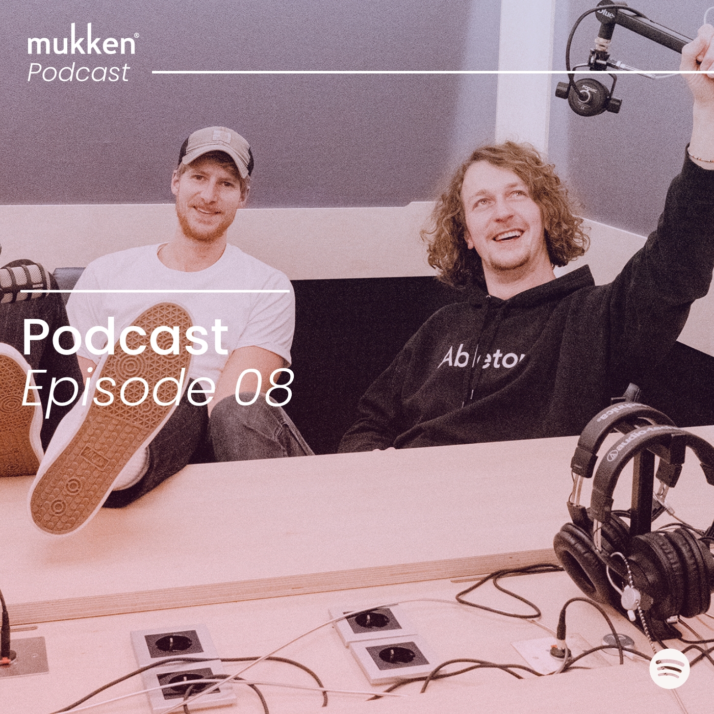 Linus Kuner zu Gast bei Leif Weibrecht im mukken Podcast in den pirate studios in Berlin über den Beruf im Musikbusiness: Interfacedesigner