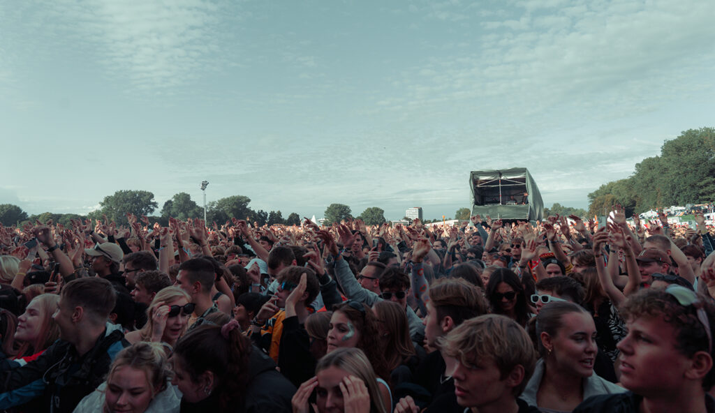 Ski Aggu Live auf dem Funhouse Festival in Kiel - Crowdfoto