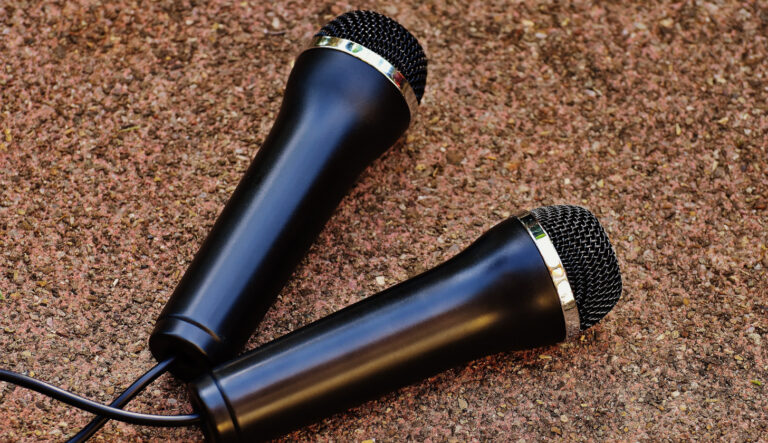 Direkt hier stellen wir dir die passenden Gesang Apps vor und zeigen dir, wie dies konkret möglich ist.